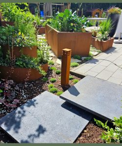 Cortenstahl als gestalterisches Highlight im Garten