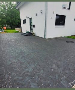 Neue Hofeinfahrt im Fischgrätverband - Hasselroth - Niedermittlau​